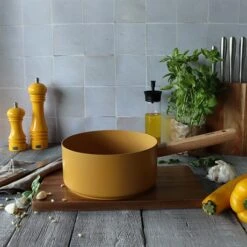 Casserole Ector Induction Aluminium Revêtu Manche En Bois 20 Cm Jaune -Silikomart Cuisine Boutique 108004 2 1 Casserole Ector induction aluminium revetu manche en bois 20 cm jaune Ogo