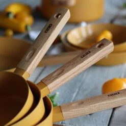 Casserole Ector Induction Aluminium Revêtu Manche En Bois 20 Cm Jaune -Silikomart Cuisine Boutique 108004 3 1 Casserole Ector induction aluminium revetu manche en bois 20 cm jaune Ogo