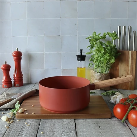 Casserole Ector Induction Aluminium Revêtu Manche En Bois 20 Cm Rouge 5 Casserole Ector Induction Aluminium Revêtu Manche En Bois 20 Cm Rouge – Image 3