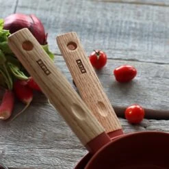 Casserole Ector Induction Aluminium Revêtu Manche En Bois 20 Cm Rouge 10 Casserole Ector Induction Aluminium Revêtu Manche En Bois 20 Cm Rouge -Silikomart Cuisine Boutique 108011 3 1 Casserole Ector induction aluminium revetu manche en bois 20 cm rouge Ogo