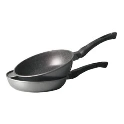 Lot 1 Poêle + 1 Sauteuse Avec Couvercle Et Revêtement Dur Comme La Pierre 28 Cm -Silikomart Cuisine Boutique 10909 1 2 Lot 1 Poele 1 Sauteuse avec couvercle et revetement Dur comme la pierre 28 cm Mathon