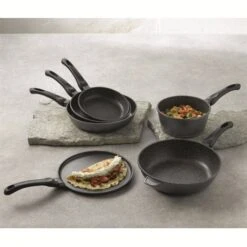 Lot 3 Pièces - 2 Poêles 24 Et 28 Cm Et Une Crêpière Avec Revêtement Dur Comme La Pierre -Silikomart Cuisine Boutique 10940 1 1 Lot 3 pieces 2 poeles 24 et 28 cm et une Crepiere avec revetement Dur comme la pierre Mathon