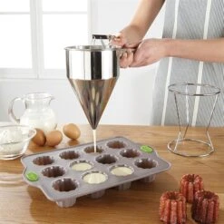 Lot Poêle 7 Blinis Et Entonnoir à Piston -Silikomart Cuisine Boutique 119025 2 1 Lot poele 7 blinis et entonnoir a piston Mathon