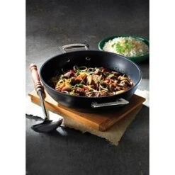 Le Creuset Sauteuse Provençale Et Couvercle Les Forgées 30 Cm -Silikomart Cuisine Boutique 13215 2 3 Sauteuse provencale et couvercle Les Forgees 30 cm Le Creuset