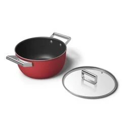 Smeg Faitout Bas Aluminium Antiadhésif 24 Cm Rouge Mat Avec Couvercle Verre Trempé -Silikomart Cuisine Boutique 133003 2 1 Faitout bas aluminium antiadhesif 24 cm rouge mat avec couvercle verre trempe Smeg