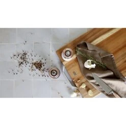 Moulin à Poivre En Bois Effet Cuir Noir -Silikomart Cuisine Boutique 200029 4 1 Moulin a poivre en bois effet cuir noir Ogo