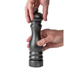 Peugeot Moulin à Poivre Paris Chef Carbone -Silikomart Cuisine Boutique 201229 2 2 Moulin a poivre Paris Chef carbone Peugeot