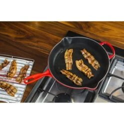 Le Creuset Grill Skillet Rond Fonte émaillée 23 Cm Cerise -Silikomart Cuisine Boutique 215002 1 1 Grill Skillet rond fonte emaillee 23 cm Cerise Le Creuset