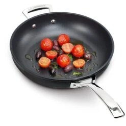 Le Creuset Poêle Wok Les Forgées 30 Cm -Silikomart Cuisine Boutique 23800 1 2 Poele wok Les Forgees 30 cm Le Creuset