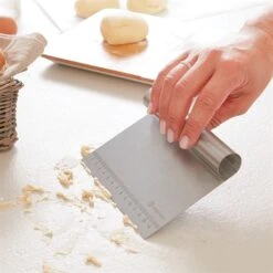 Kit Faire Son Pain : Plaque à Baguettes + Coupe Pâte+ Incisette 10 Kit Faire Son Pain : Plaque à Baguettes + Coupe Pâte+ Incisette -Silikomart Cuisine Boutique 509127 3 2 Kit faire son pain plaque a baguettes coupe pate incisette