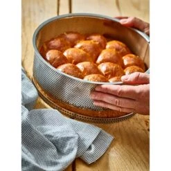 De Buyer Moule à Manqué Amovible En Inox Perforé 24 Cm Et Feuille De Cuisson Antiadhésive -Silikomart Cuisine Boutique 571005 3 1 Moule a manque amovible en inox perfore 24 cm et feuille de cuisson antiadhesive De Buyer