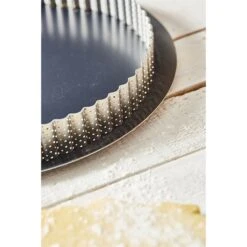 De Buyer Cercle à Tarte Perforé Cannelé Acier Inoxydable 24 Cm -Silikomart Cuisine Boutique 573028 2 2 Cercle a tarte perfore cannele acier inoxydable 24 cm De Buyer