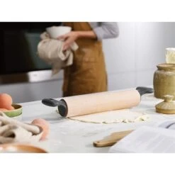 Joseph Joseph Rouleau à Pâtisserie Ergonomique 30 Cm -Silikomart Cuisine Boutique 581004 3 1 Rouleau a patisserie ergonomique 30 cm Joseph Joseph