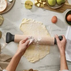 Joseph Joseph Rouleau à Pâtisserie Ergonomique 30 Cm -Silikomart Cuisine Boutique 581004 4 1 Rouleau a patisserie ergonomique 30 cm Joseph Joseph