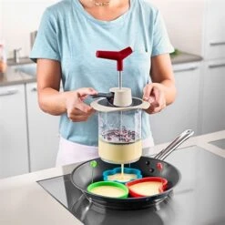 Batteur à Pâte Mécanique -Silikomart Cuisine Boutique 653405 3 3 Batteur a pate mecanique Betty Bossi