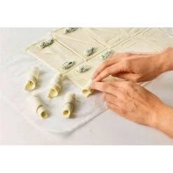 Roulette Découpe Pâte Pour Croissant -Silikomart Cuisine Boutique 653413 2 5 Roulette decoupe pate pour croissant Betty Bossi