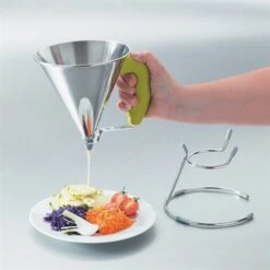 De Buyer Entonnoir à Piston Vert -Silikomart Cuisine Boutique 67351 3 1 Entonnoir a piston vert De Buyer