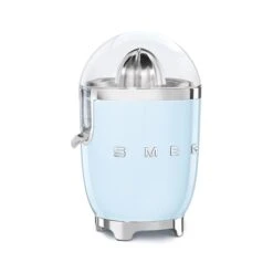 Smeg Presse-agrumes électrique Bleu Azur 70 W CJF01PBEU -Silikomart Cuisine Boutique 728026 2 1 Presse agrumes electrique bleu azur 70 W CJF01PBEU Smeg