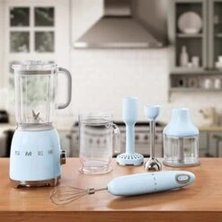 Smeg Blender 1,5 L 800 W BLF01PBEU Bleu Azur -Silikomart Cuisine Boutique 761061 2 1 Blender 1 5 L 800 W BLF01PBEU bleu azur Smeg
